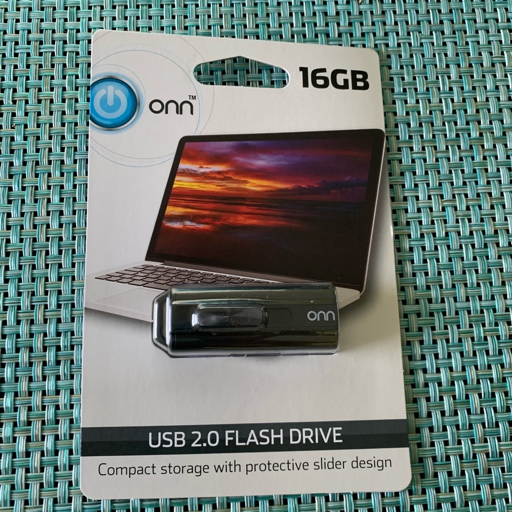 USB 2.0 Flash drive 16GB NWT